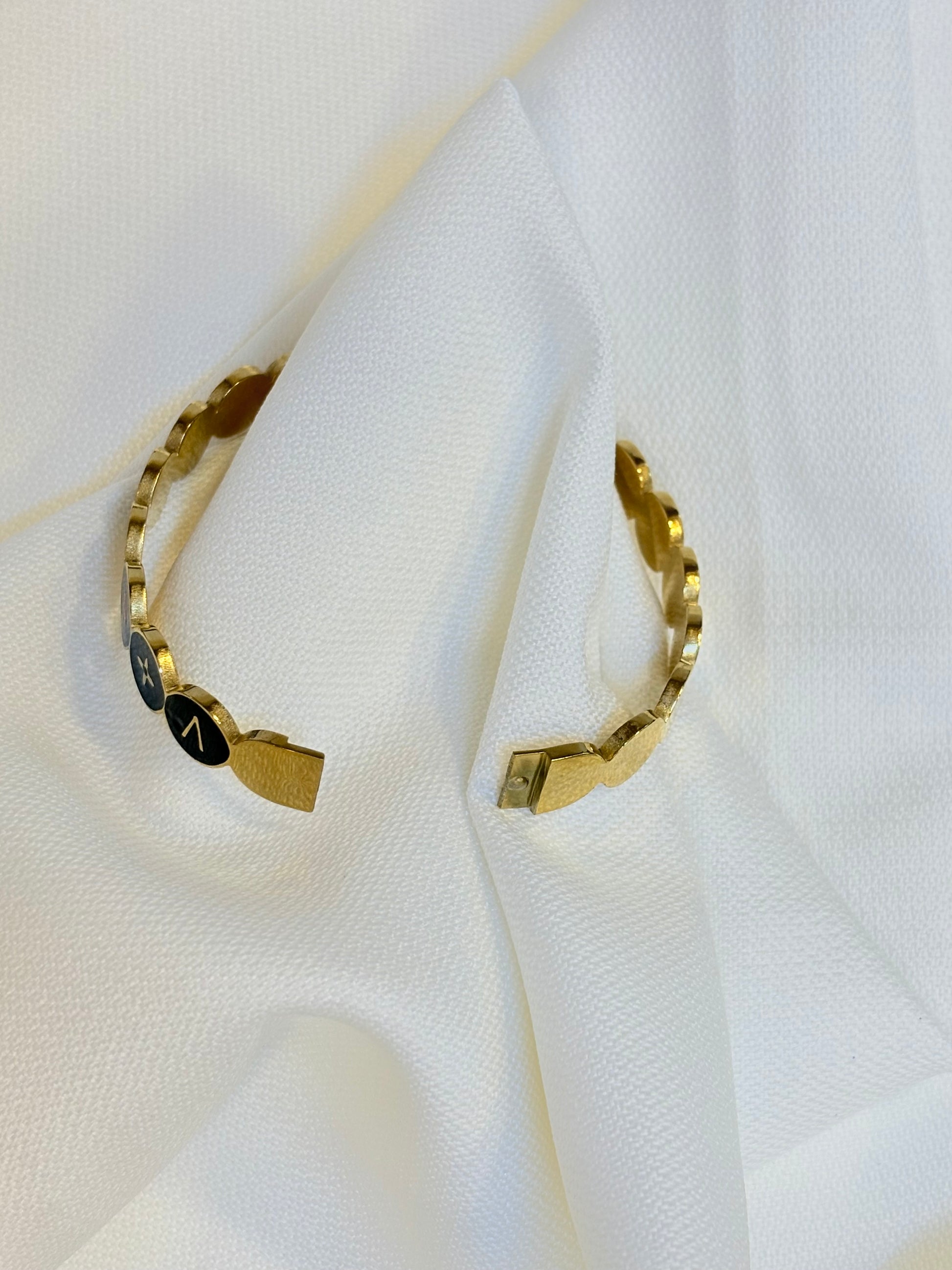 Stainless Steel LV Cuff